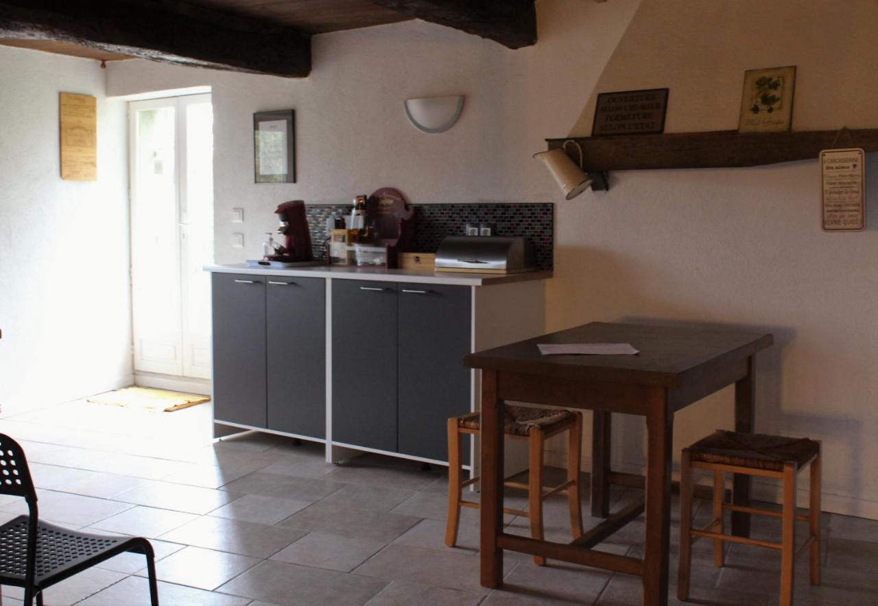 Le Do D'Anne Bed and Breakfast Villetritouls Exteriör bild